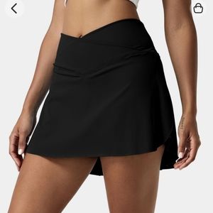 NWT black Halara cloudful skort!